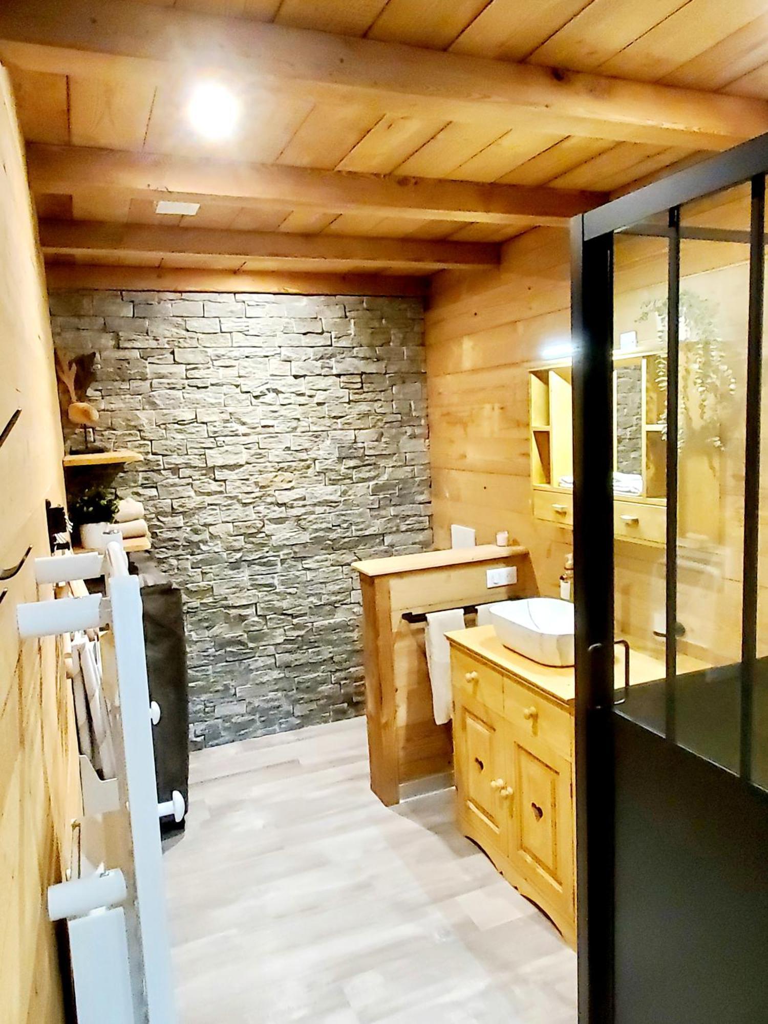 Del Vino Bar A Vin & Guitares Appartement Sauna Terrasse Garage Orchamps-Vennes Exterior foto
